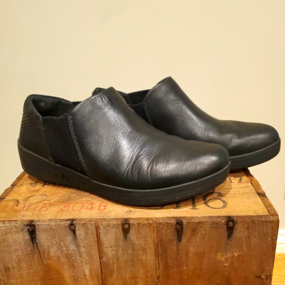 Fitflop Size 8 Black